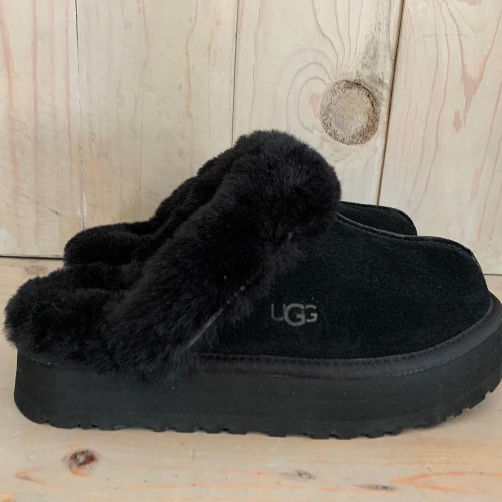 UGG DISQUETTE BLACK CLOG PLATFORM SHEEPSKIN SLIPPERS us 8 nib